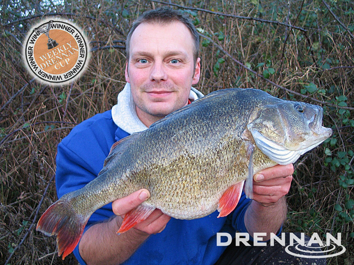 Sussex specimen angler Gareth Evans with a monster Perch weighing 4lb 10oz, winning a weekly Drennan Cup award in Angling Times this week!