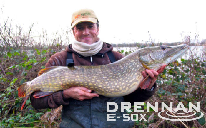 Drennan Pike consultant & EsoxWorld editor Steve Rowley with a 29lb 8oz gravel pit Pike caught using a pre-production sample E-Sox rod, to complete a spectacular two-day session as described in Drennan Latest this week!