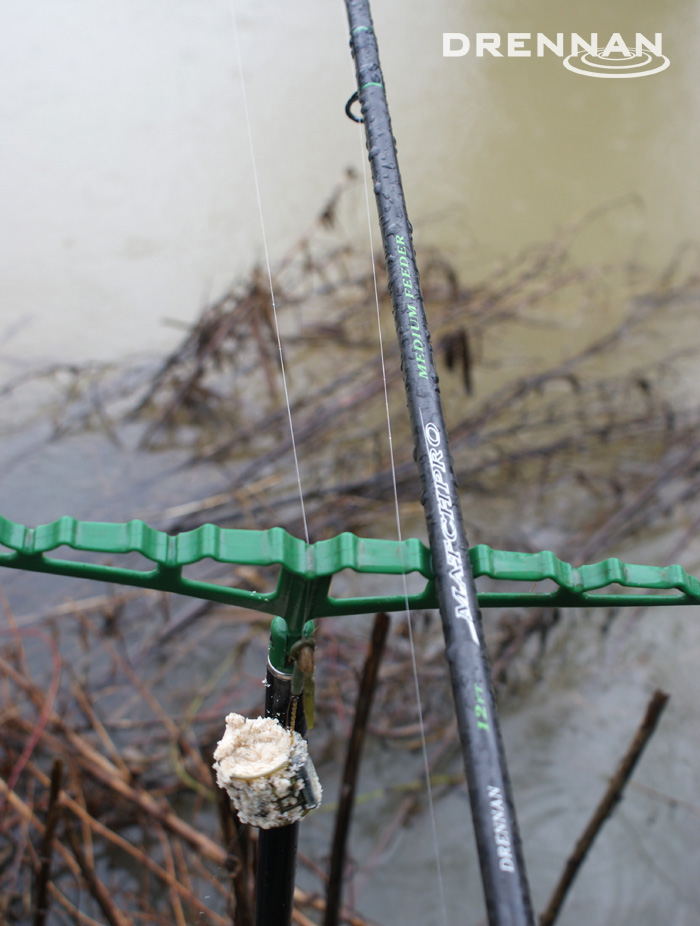 Matchpro Medium Feeder rod and a Gripmesh feeder loaded with dampened breadcrumb yesterday – photo by Stewart Moss.