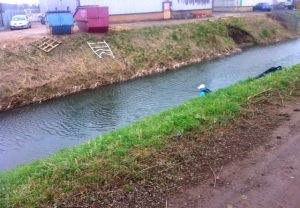 Alan had never fished a peg quite like this one on the Factory Bank, where just five sections of Acolyte pole were required!